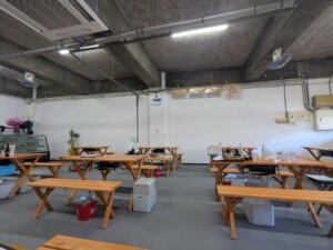 鱗　オープン　海鮮丼　店内