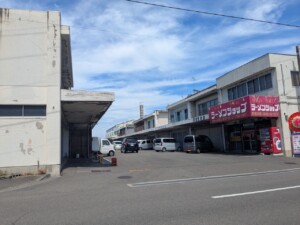 鱗　オープン　海鮮丼　場所