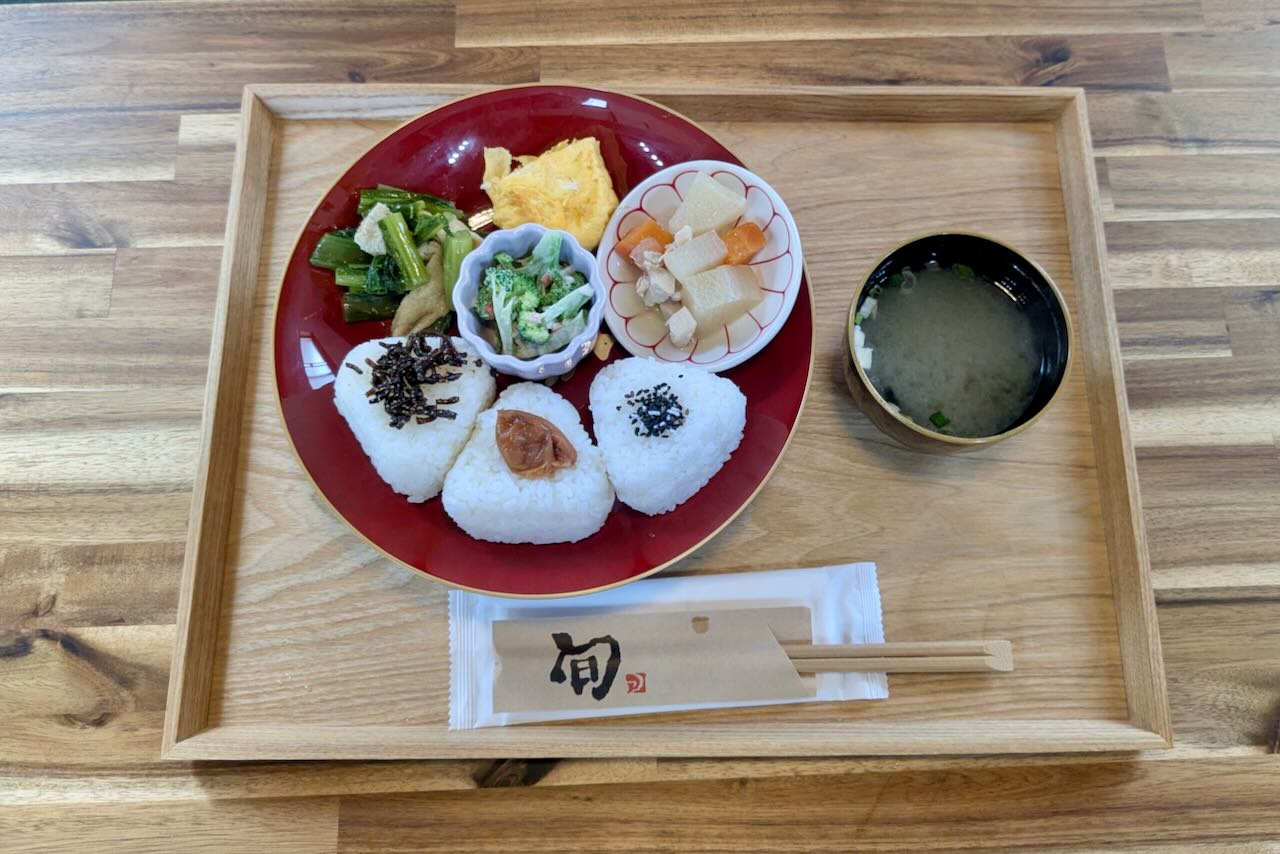 ゆうゆcafe おにぎりランチ　上から