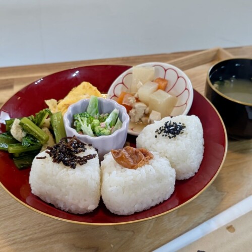 ゆうゆcafe おにぎりランチ　昼間