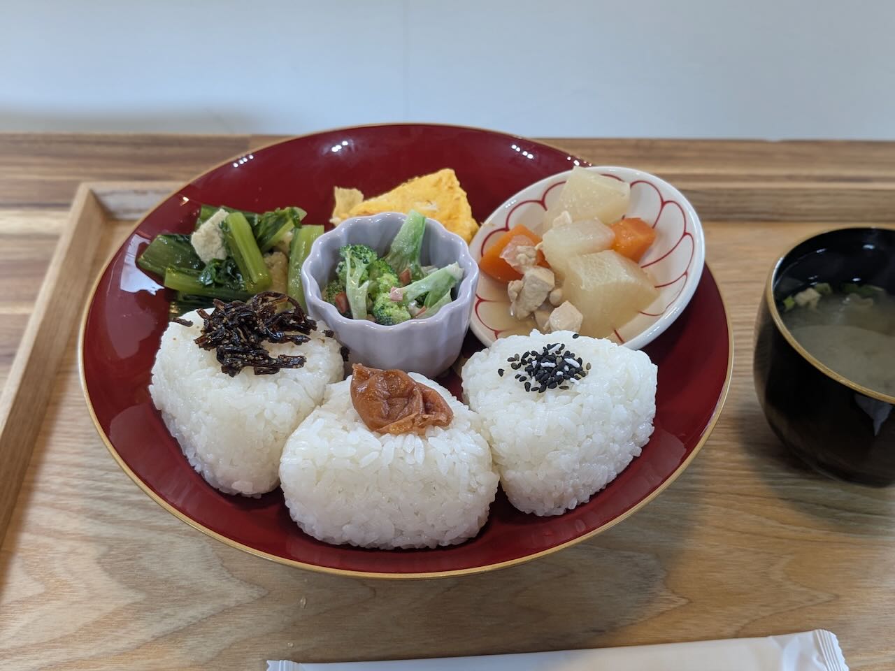 ゆうゆcafe おにぎりランチ　遠め