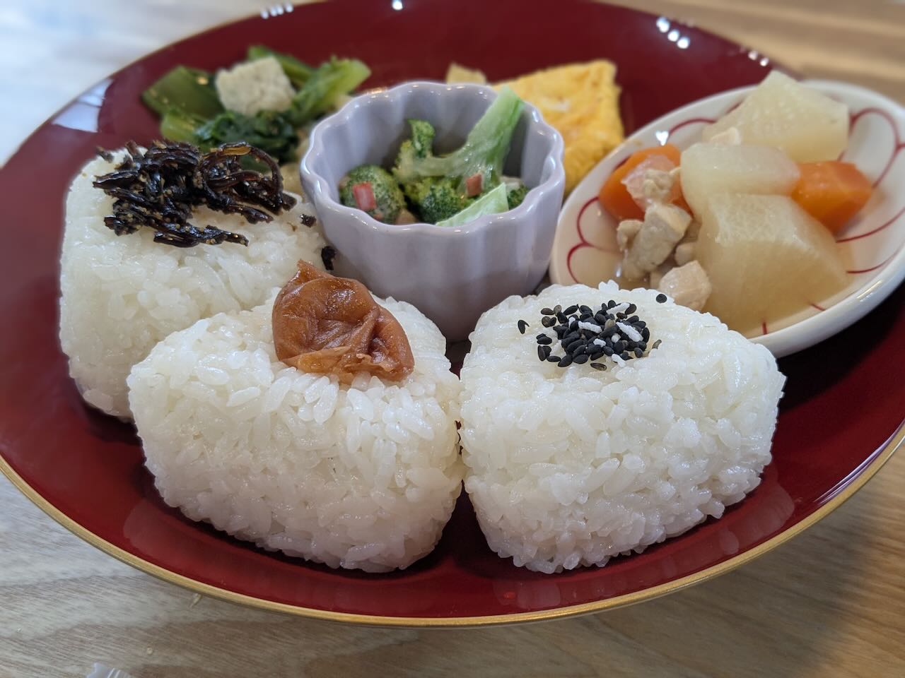 ゆうゆcafe おにぎりランチ　近め