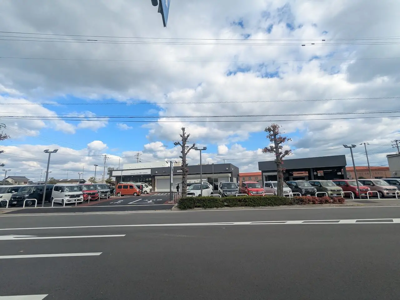 HondaCars愛媛 今治産業道路店 U-Selectコーナー　遠く