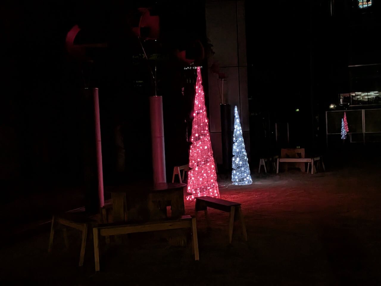 今治・花と緑と光の会イルミネーション　図書館