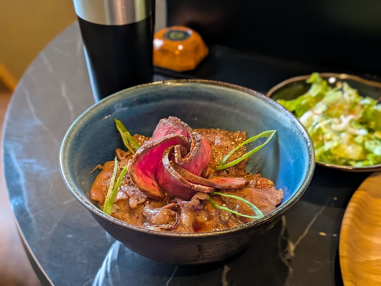肉丸　肉丸丼　接写3