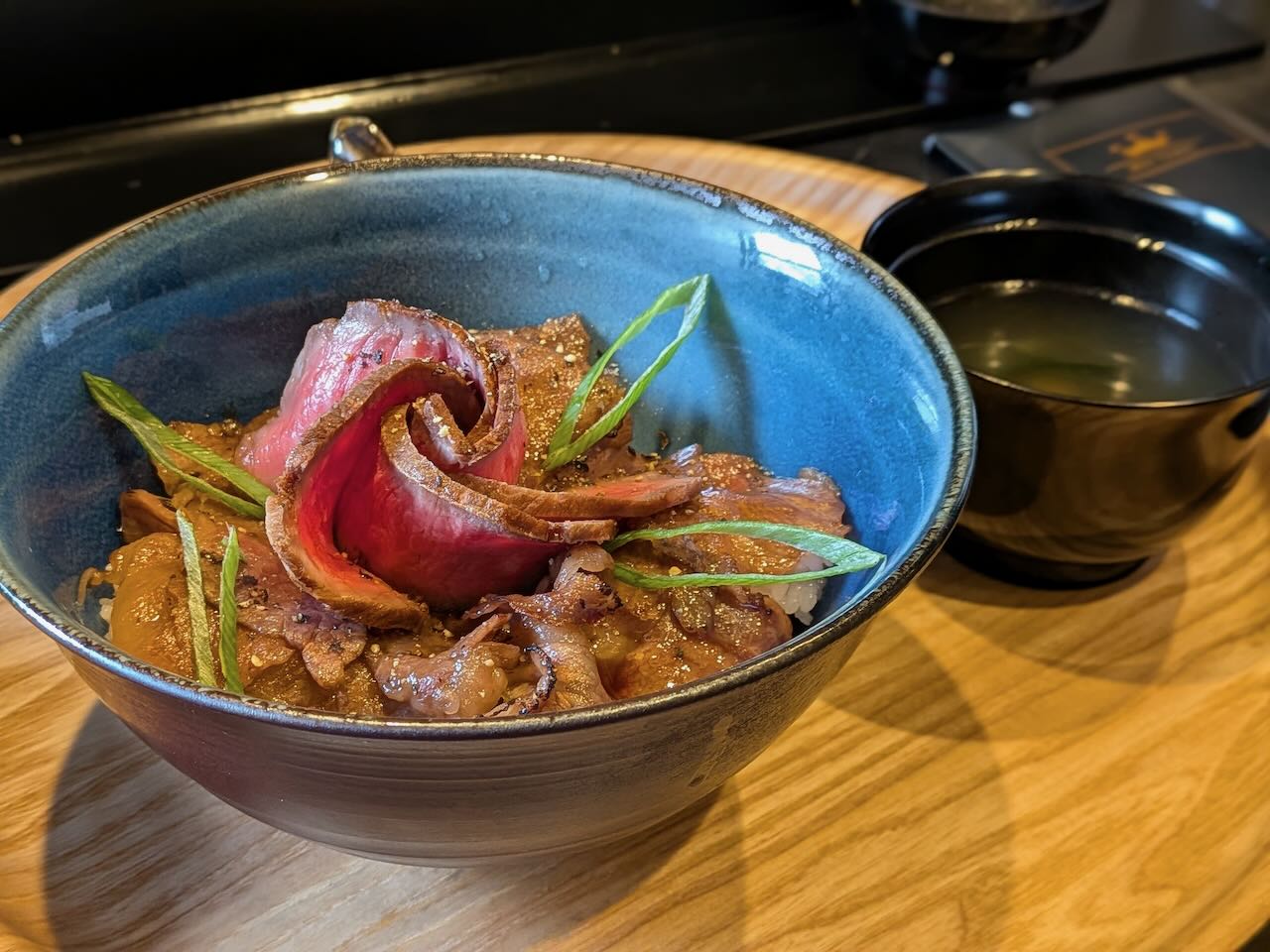 肉丸　肉丸丼　接写