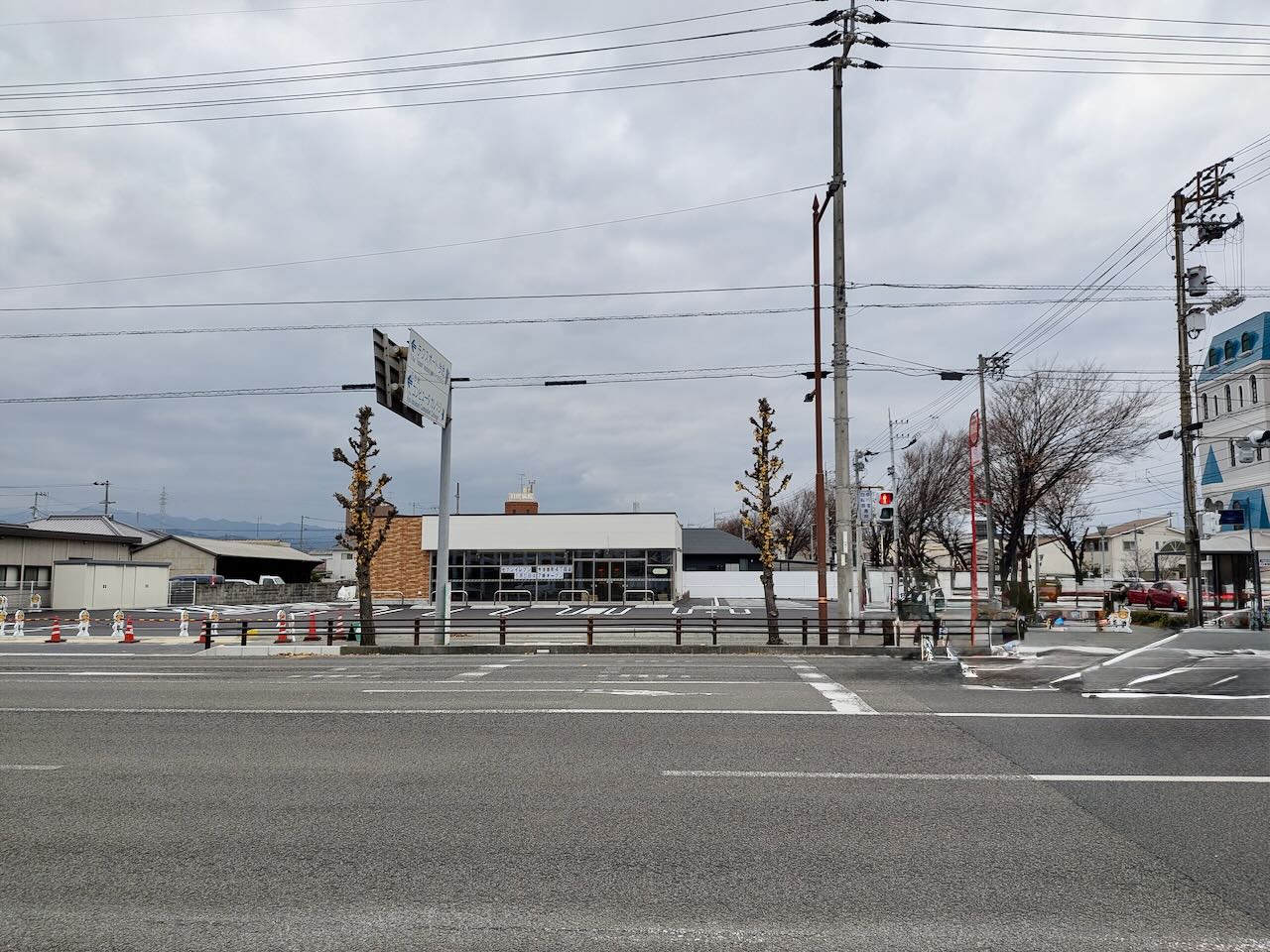 セブンイレブン旭町4丁目店　遠くから　オープン　みとん今治